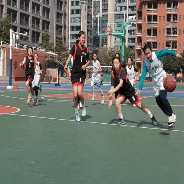 足球杯赛焦点对决：第122组阵容深度解读 专稿第12121期